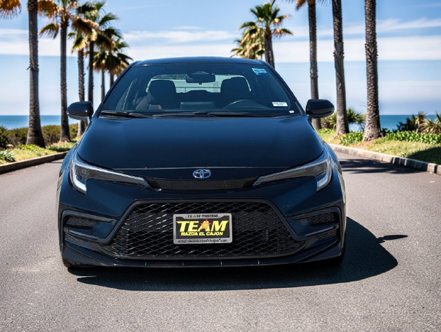 Used 2025 Toyota Corolla SE FWD image 3
