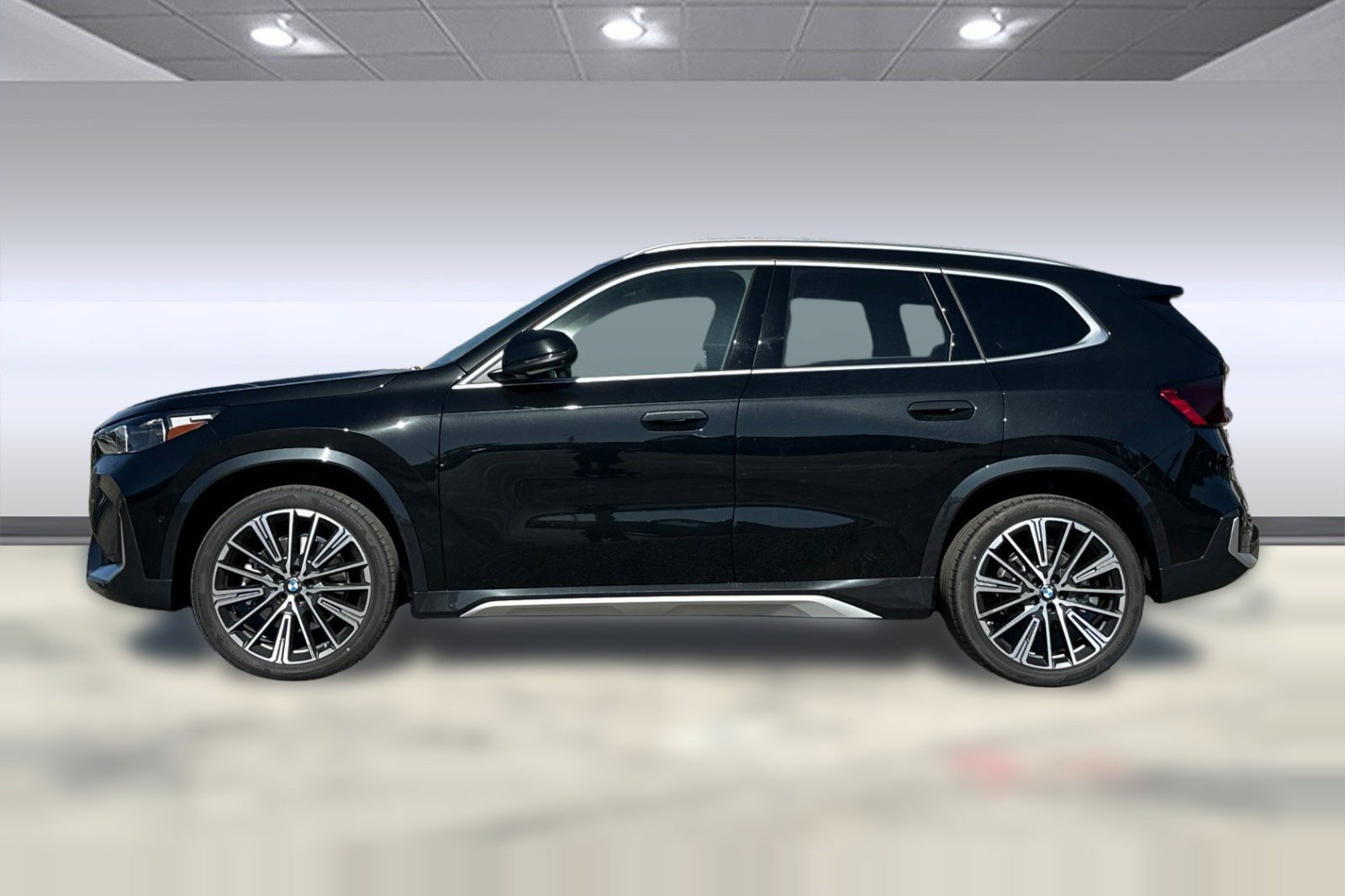 New 2027 BMW X1 xDrive28i AWD/4WD image 2