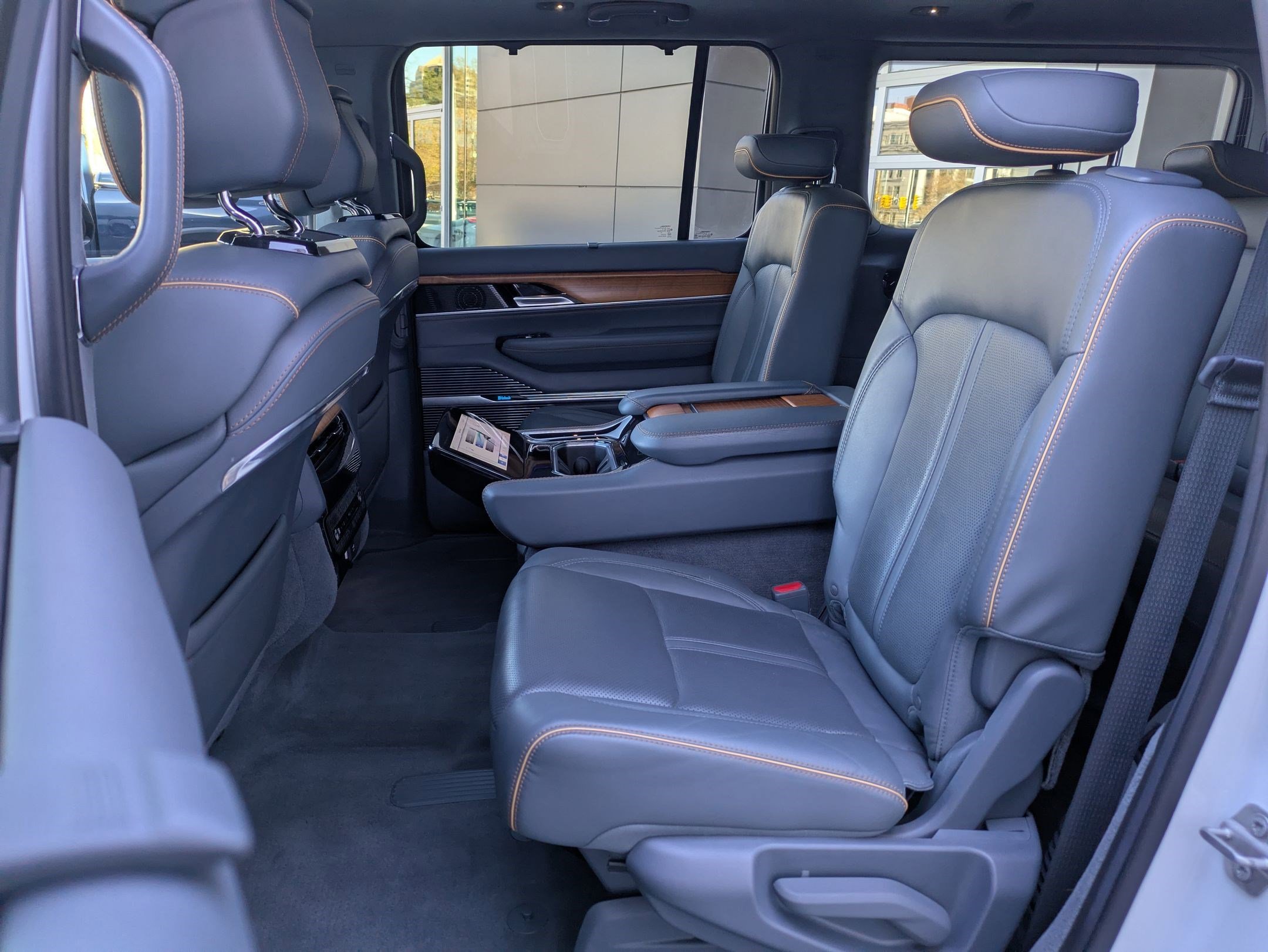 Used 2022 Jeep Grand Wagoneer Series II w/ Convenience Group III image 30