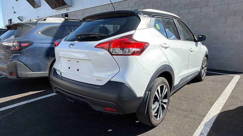 Used 2019 Nissan Kicks SV FWD image 2