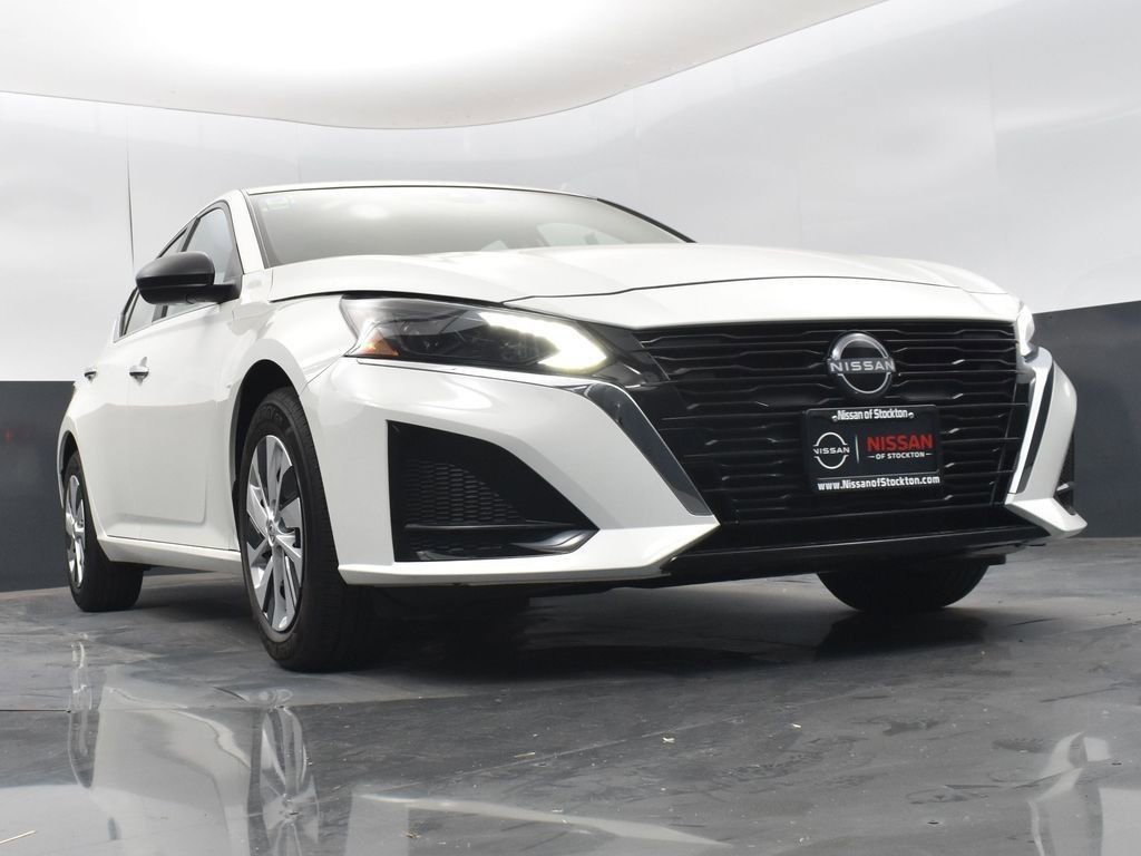 Used 2025 Nissan Altima 2.5 S image 35