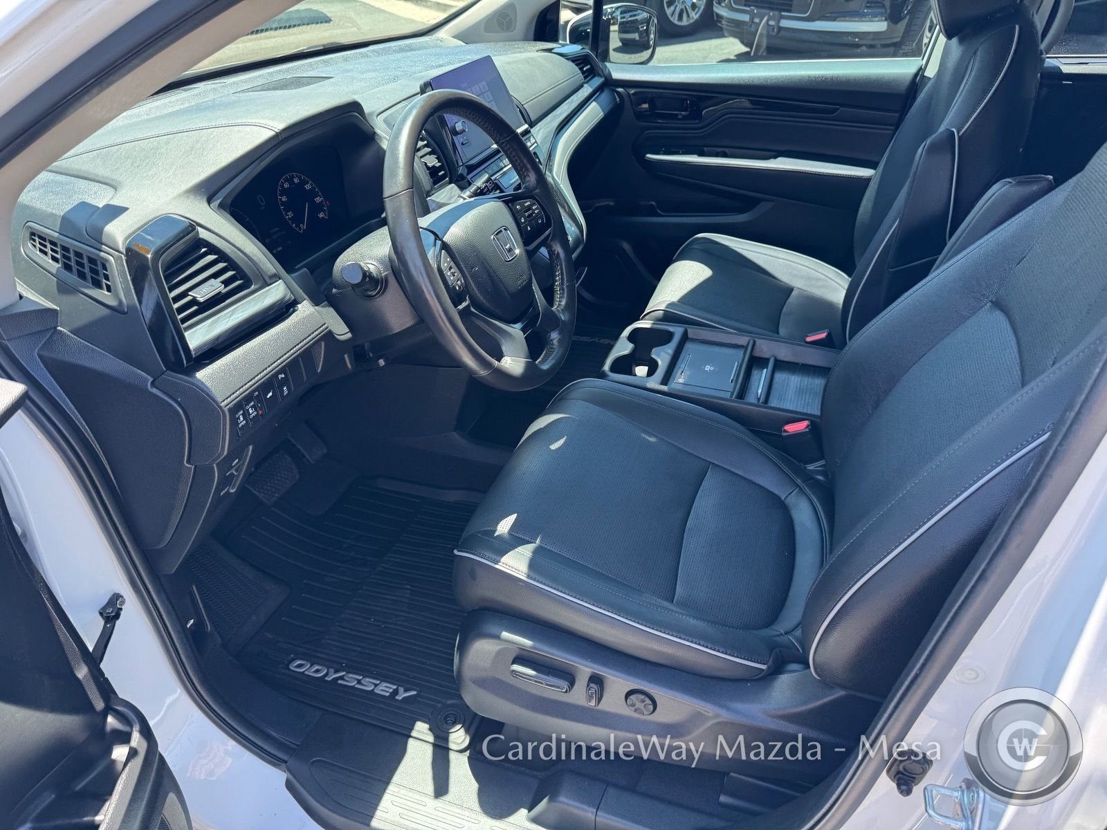 Used 2025 Honda Odyssey Elite image 11