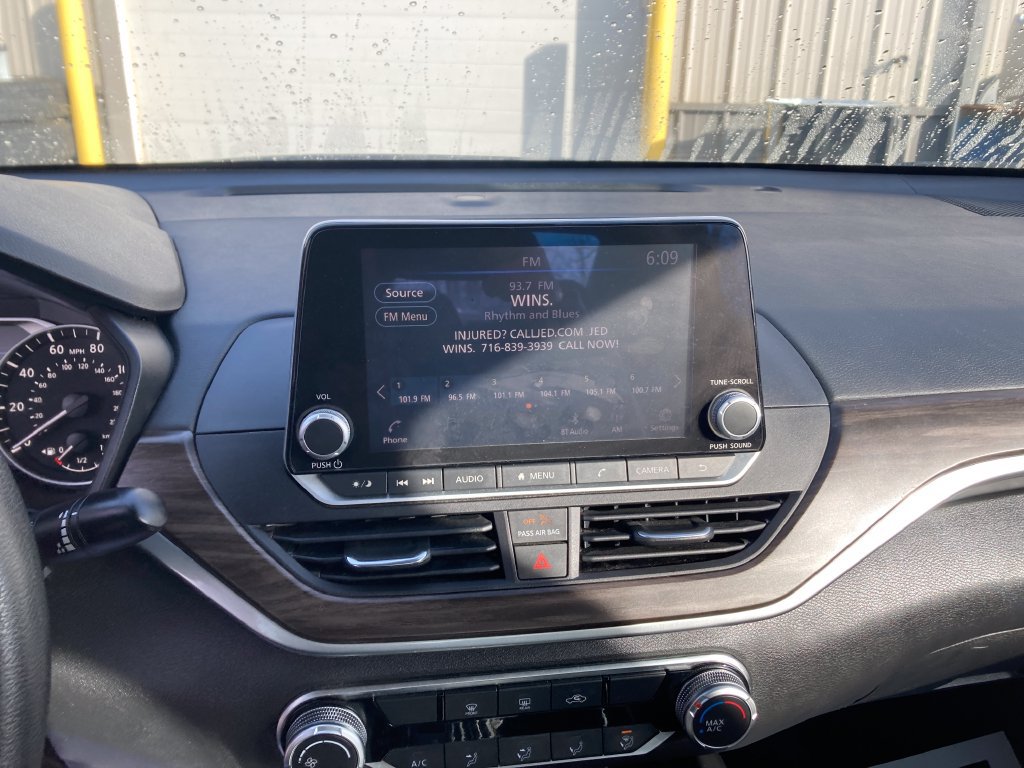 Used 2023 Nissan Altima 2.5 SV FWD image 23