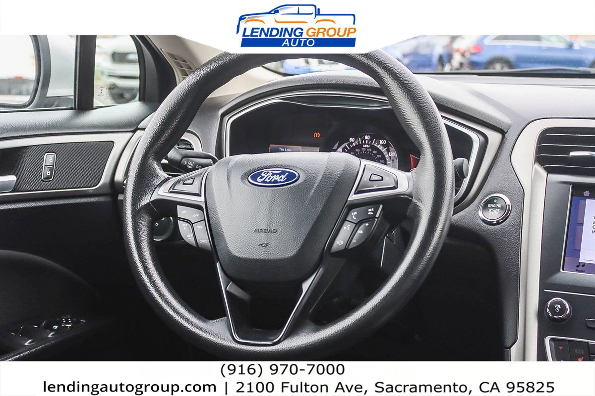 Used 2019 Ford Fusion SE image 14