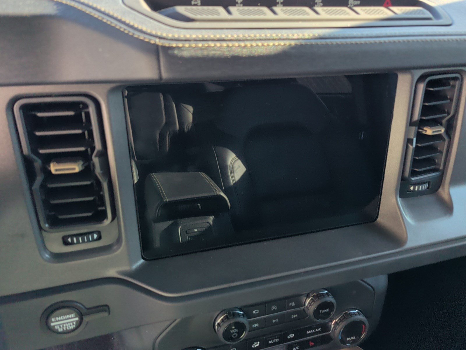 Certified 2025 Ford Bronco Badlands AWD/4WD image 11