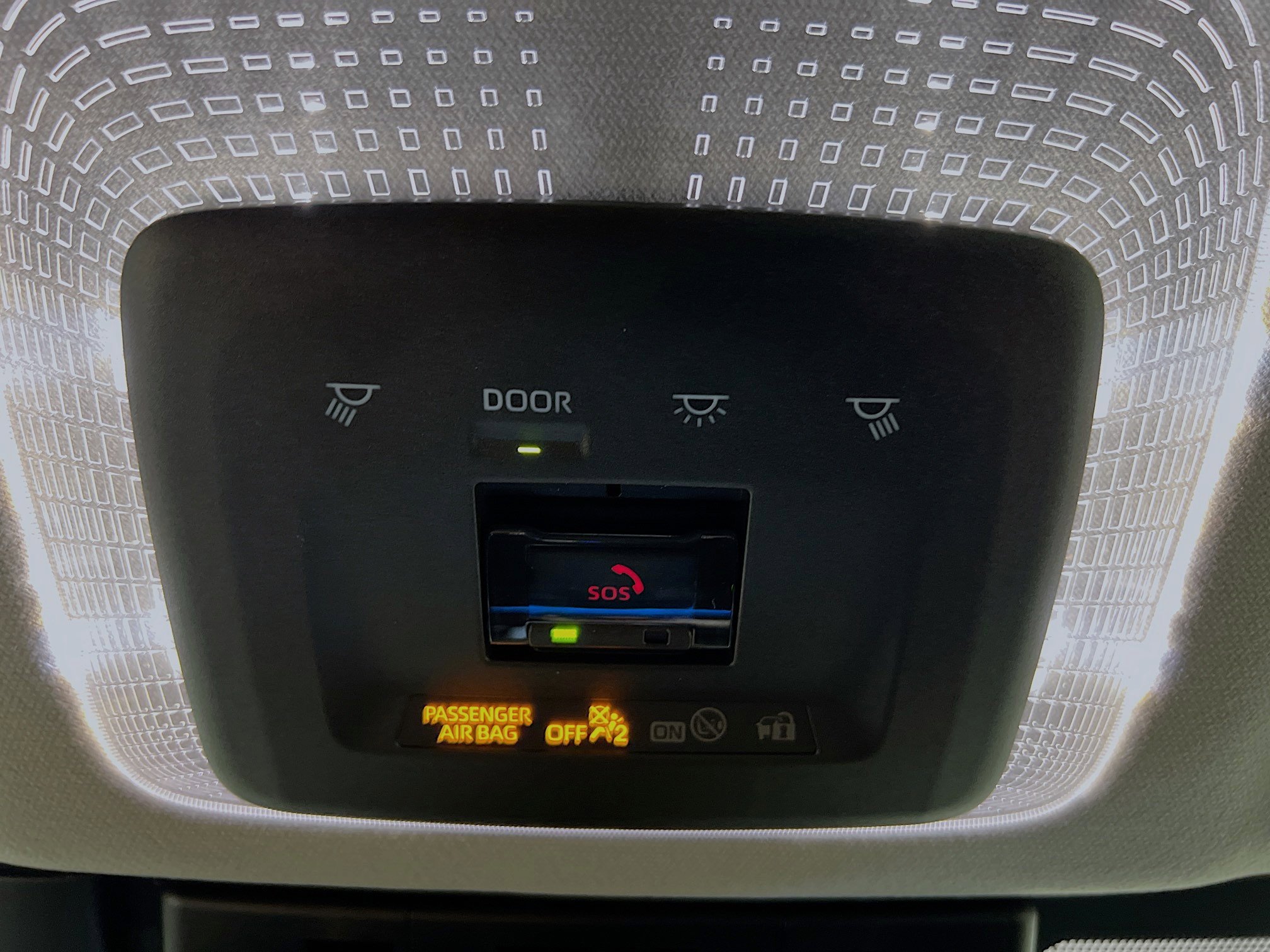 Used 2025 Toyota Prius XLE FWD image 21