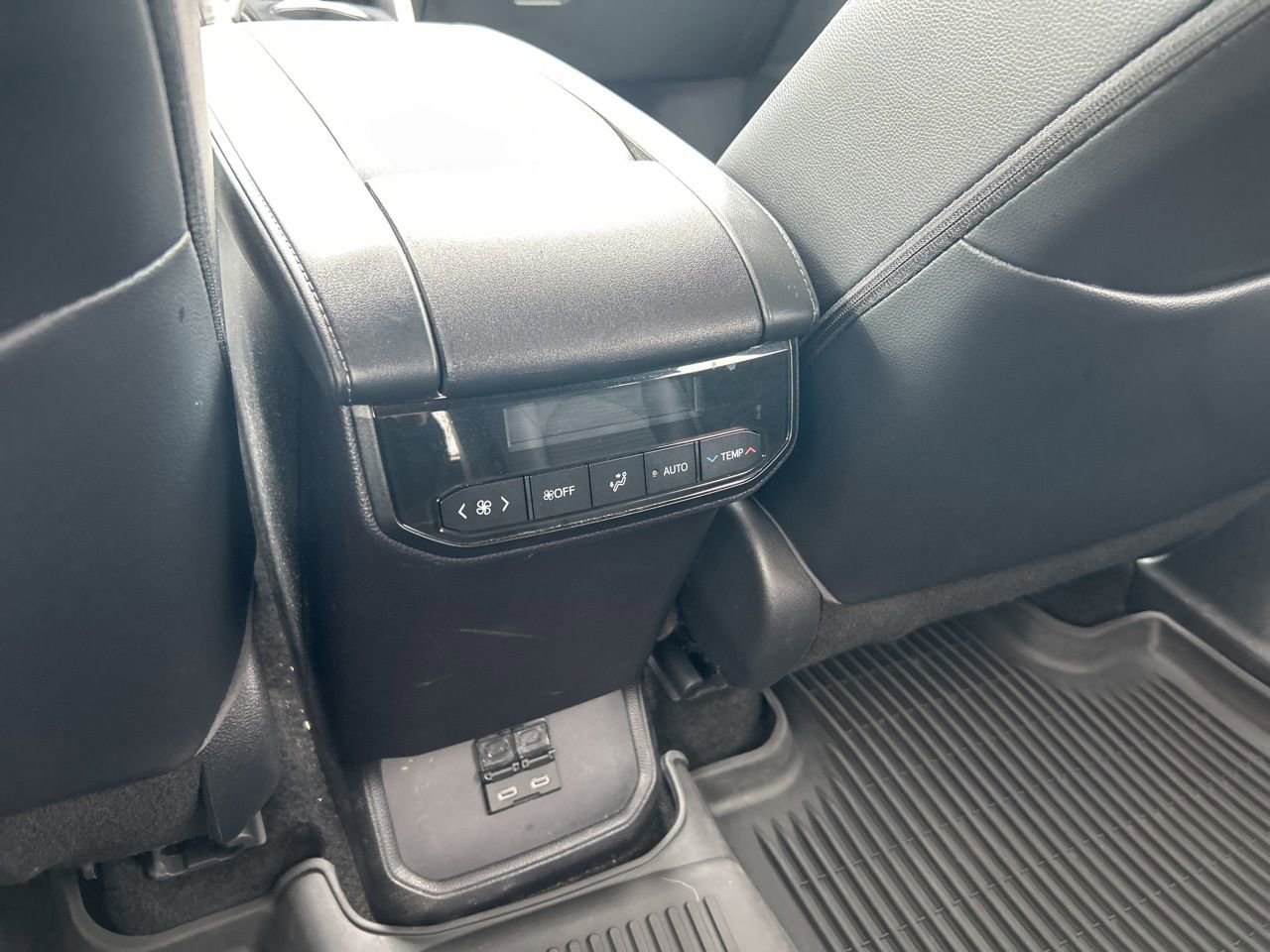 Used 2023 Toyota Highlander XSE image 22