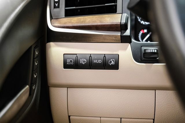 Used 2018 Lexus LX 570 4WD w/ Luxury Package image 37