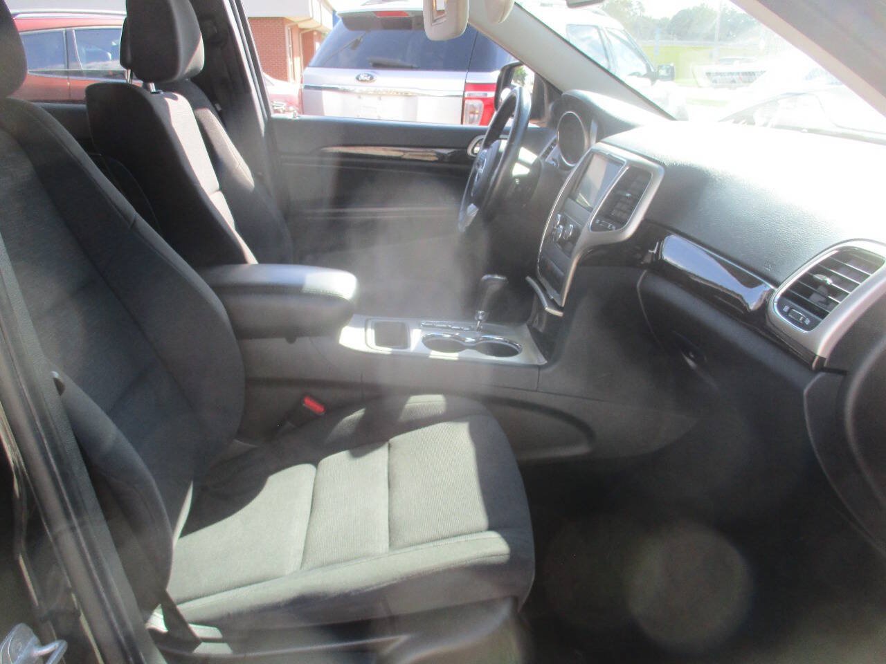 Used 2012 Jeep Grand Cherokee Laredo AWD/4WD image 33