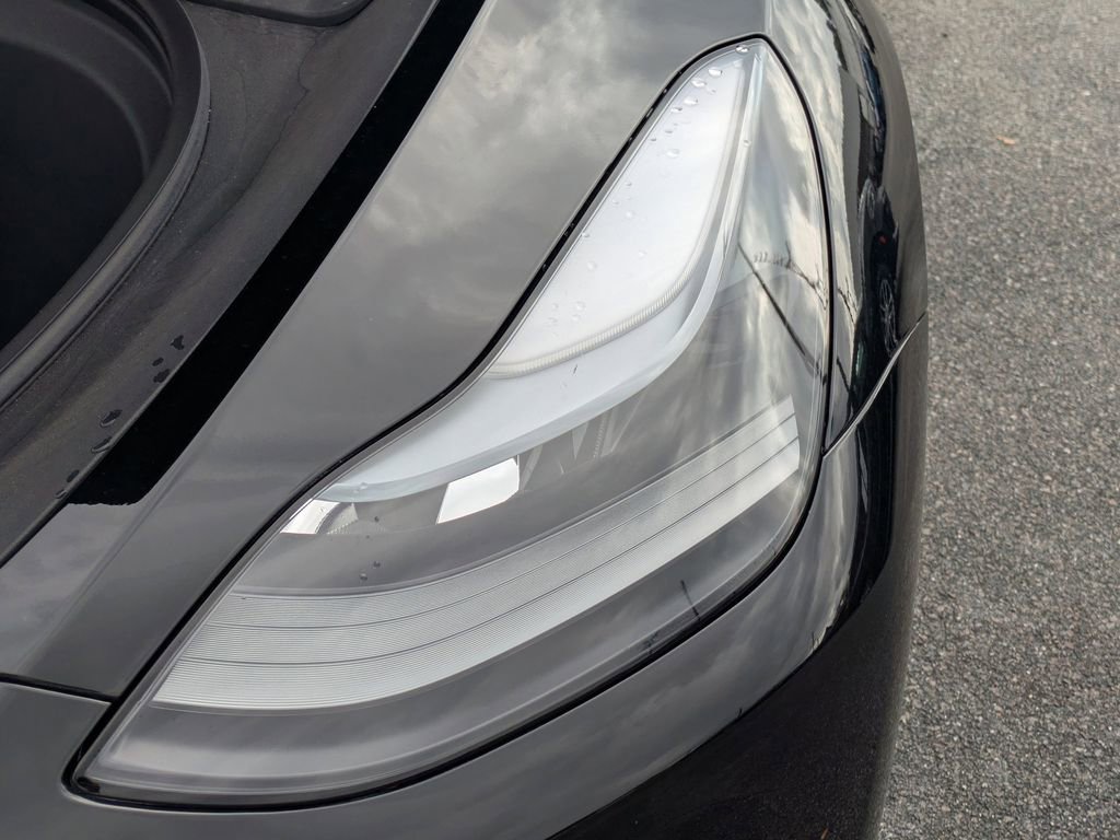 Used 2024 Tesla Model Y Performance image 9