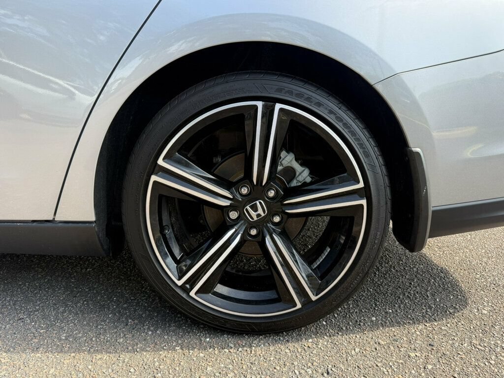 Used 2025 Honda Accord Sport image 9
