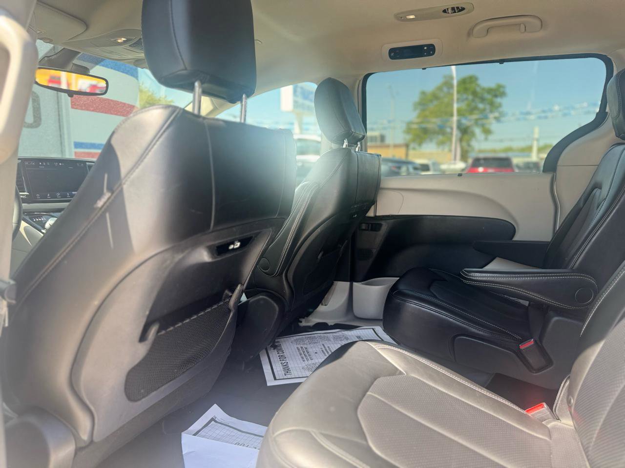 Used 2023 Chrysler Pacifica Touring-L image 38