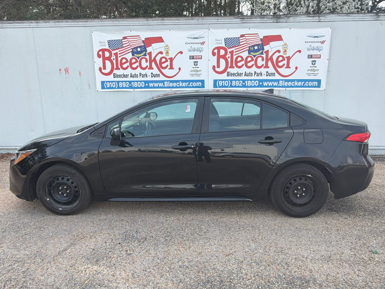 Used 2022 Toyota Corolla LE FWD image 7