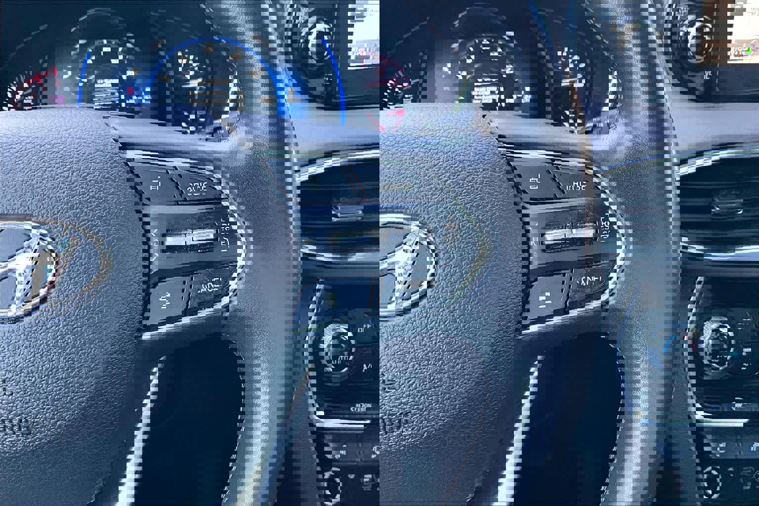 Used 2019 Hyundai Santa Fe SEL w/ Cargo Package image 25