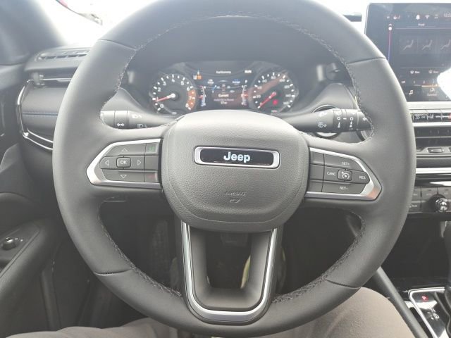 New 2026 Jeep Compass Latitude image 16