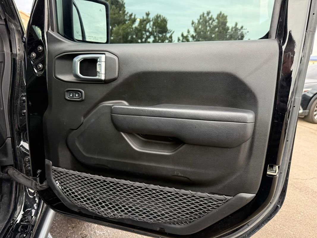 Used 2022 Jeep Gladiator Mojave w/ Cold Weather Group image 23