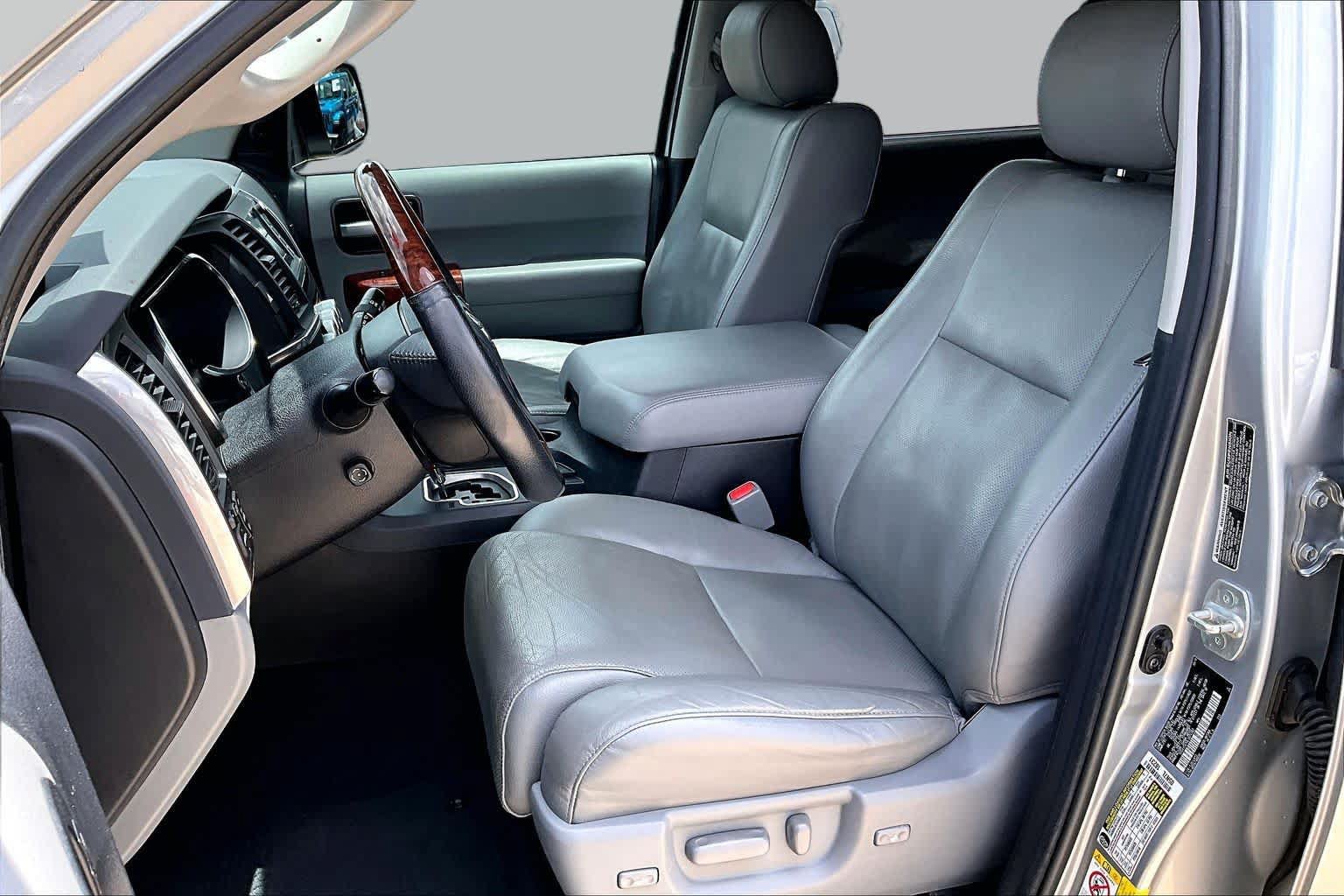 Used 2020 Toyota Sequoia Platinum RWD image 8