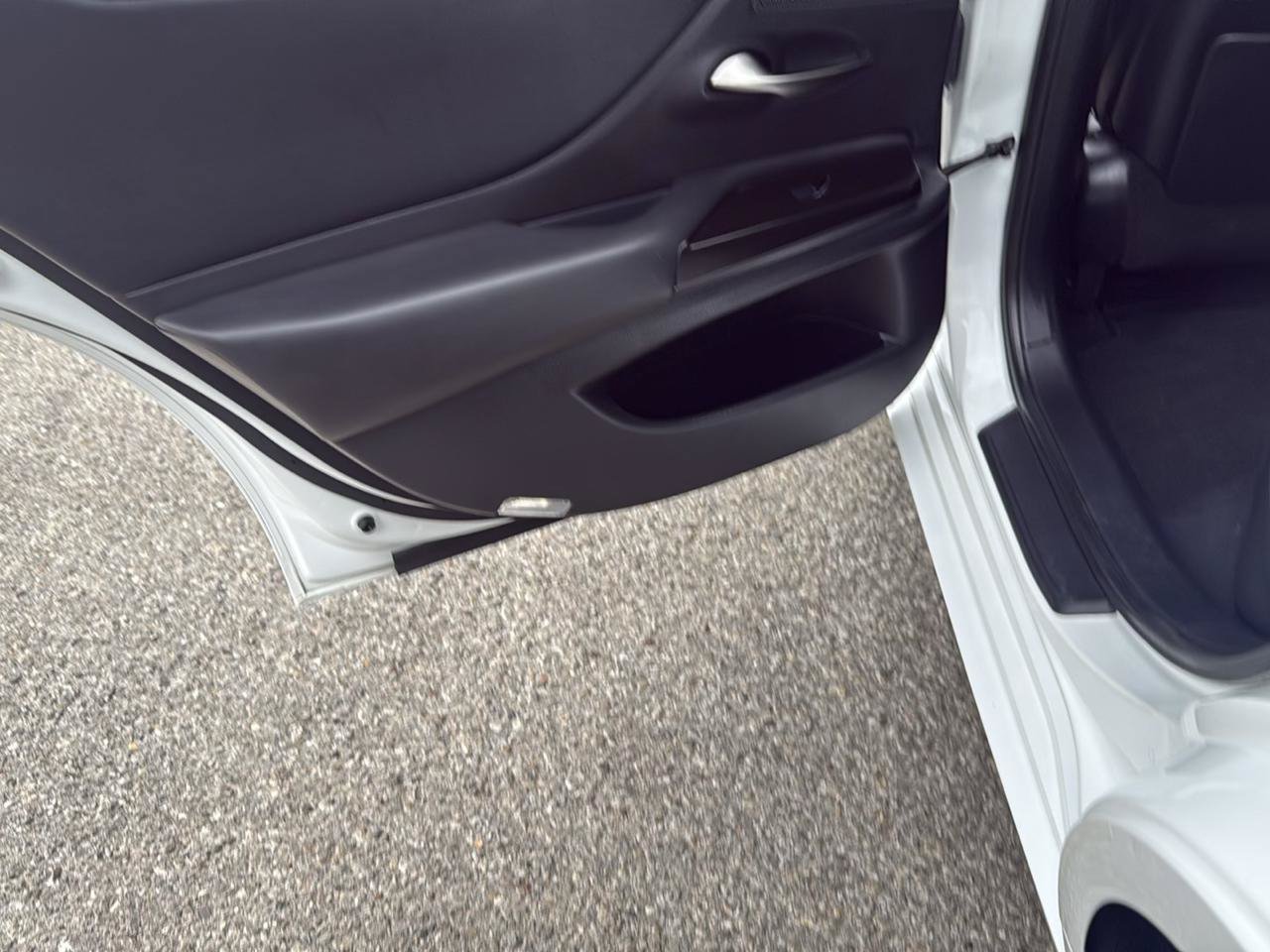 Used 2019 Lexus ES 350 F Sport w/ Accessory Package 2 FWD image 16