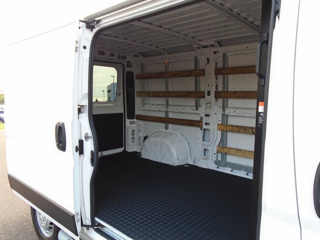 Used 2025 RAM ProMaster 2500 w/ U-Haul Equipment Group FWD image 16