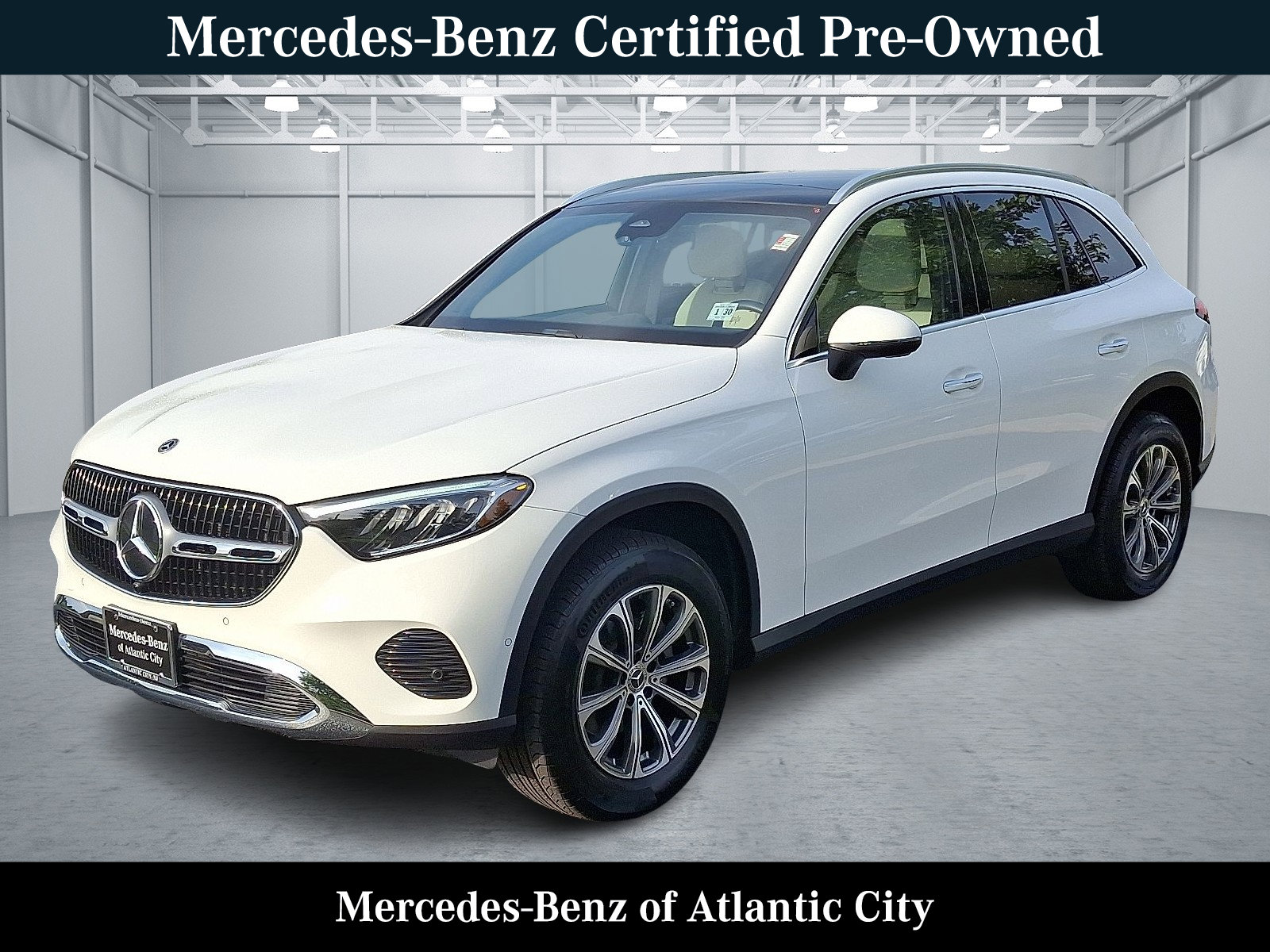 Used 2025 Mercedes-Benz GLC 300 4MATIC image 3