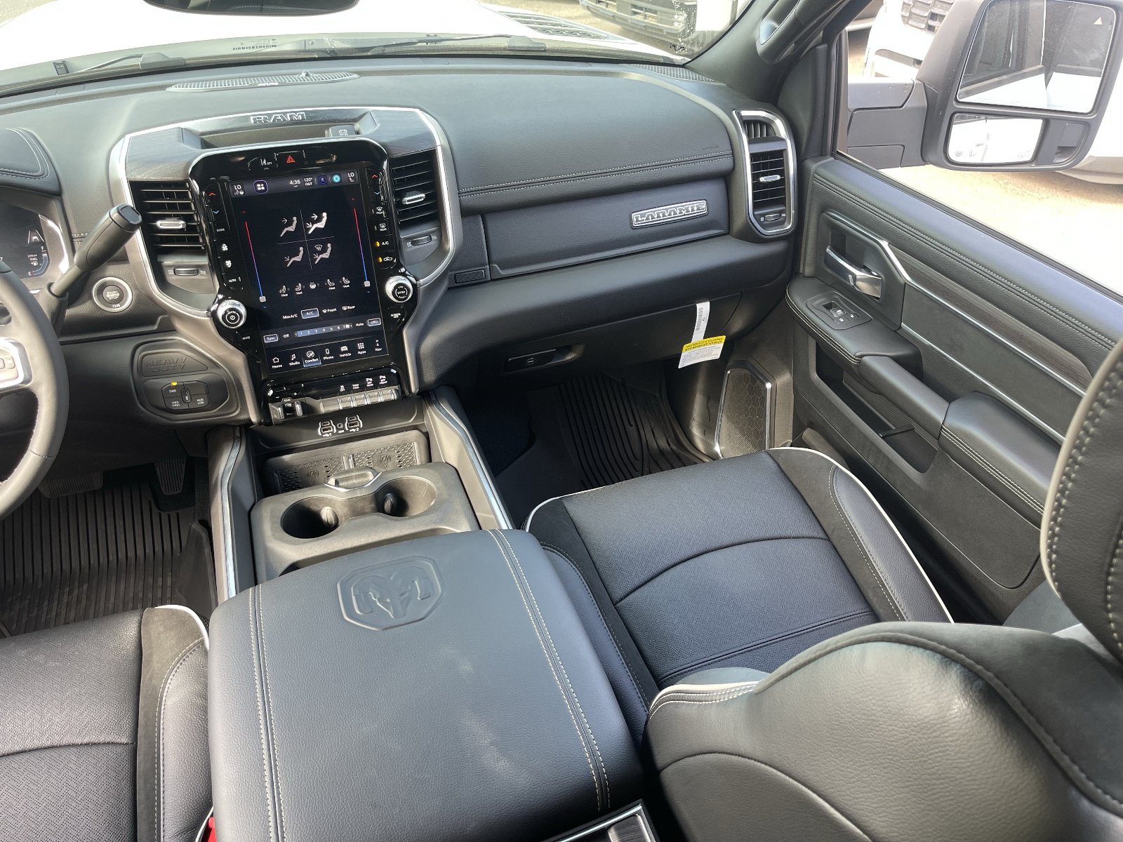 New 2026 RAM 2500 Laramie w/ Night Edition AWD/4WD image 15