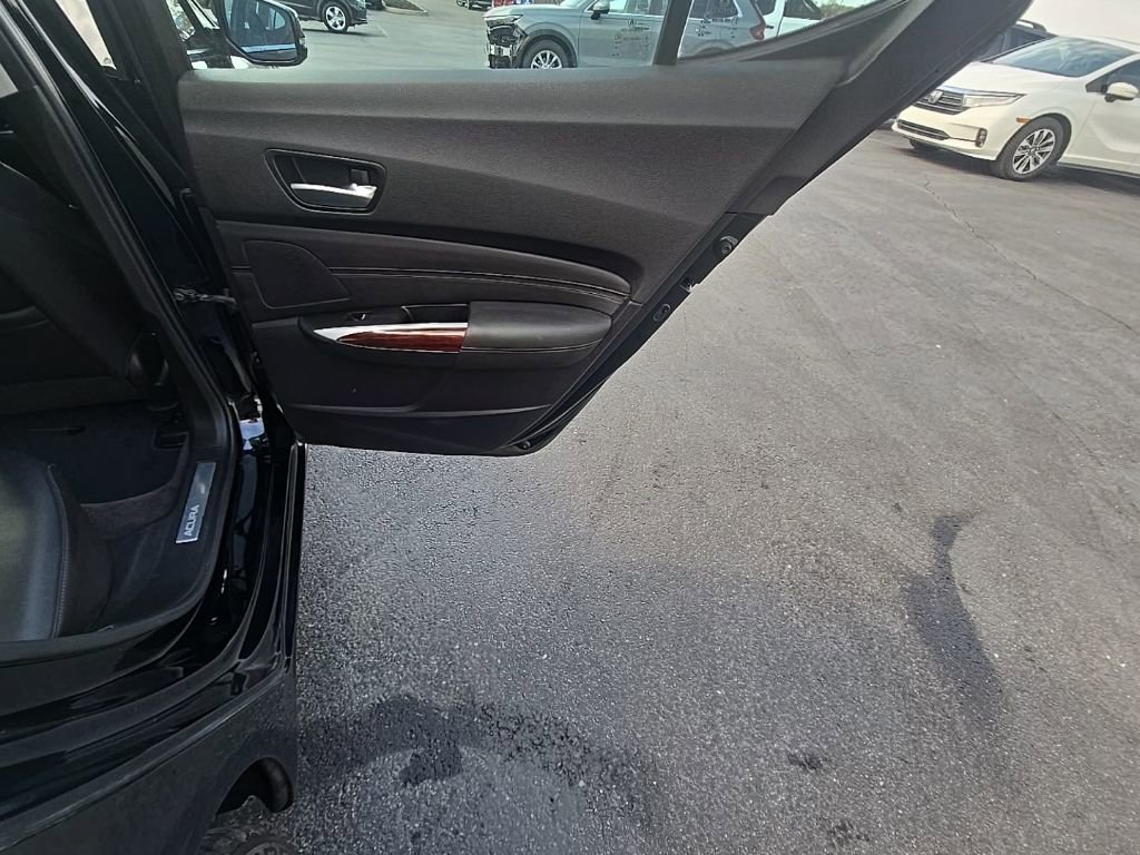 Used 2015 Acura TLX V6 SH-AWD w/ Technology Pkg image 29