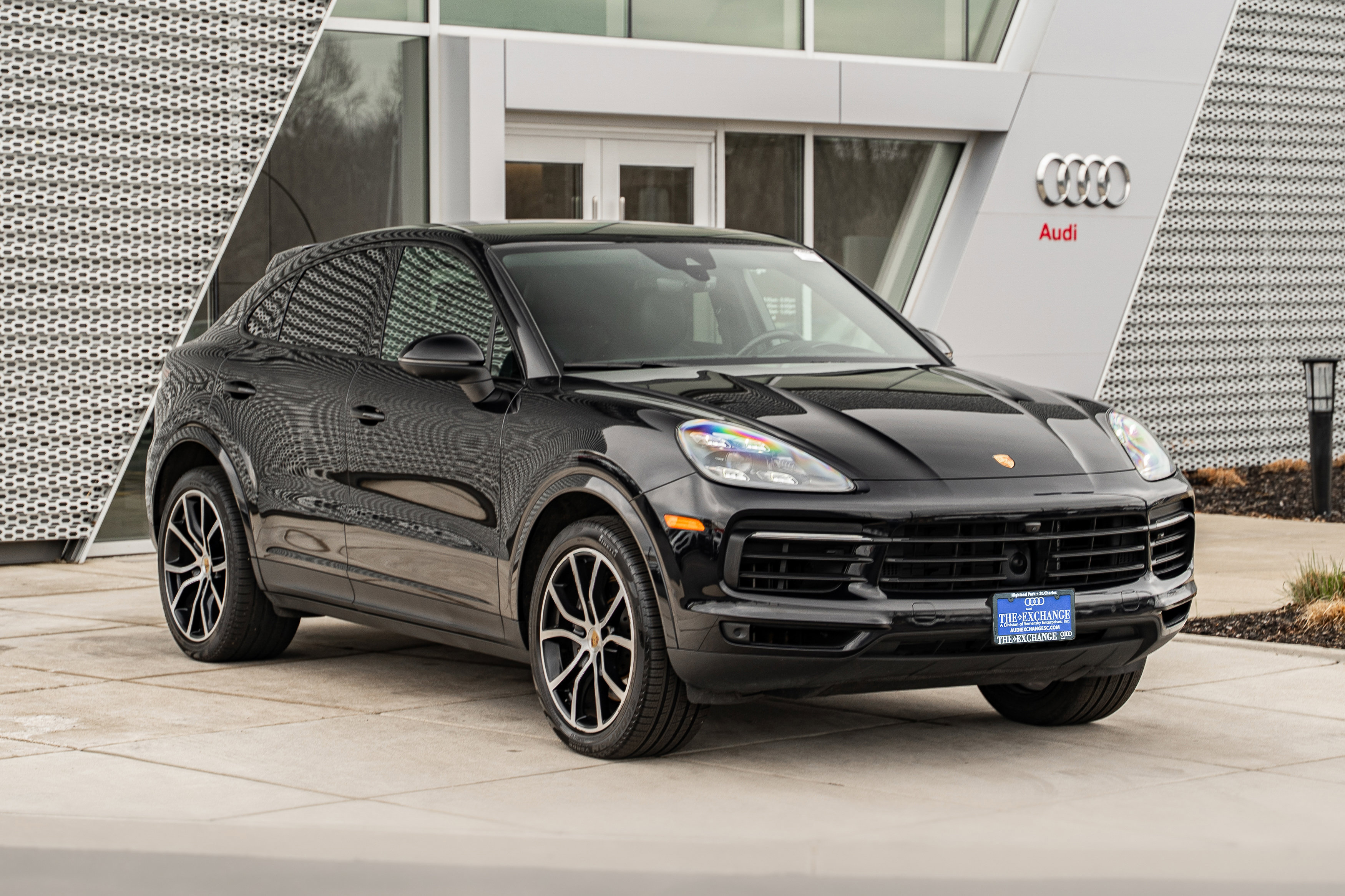 Used 2021 Porsche Cayenne Coupe image 2