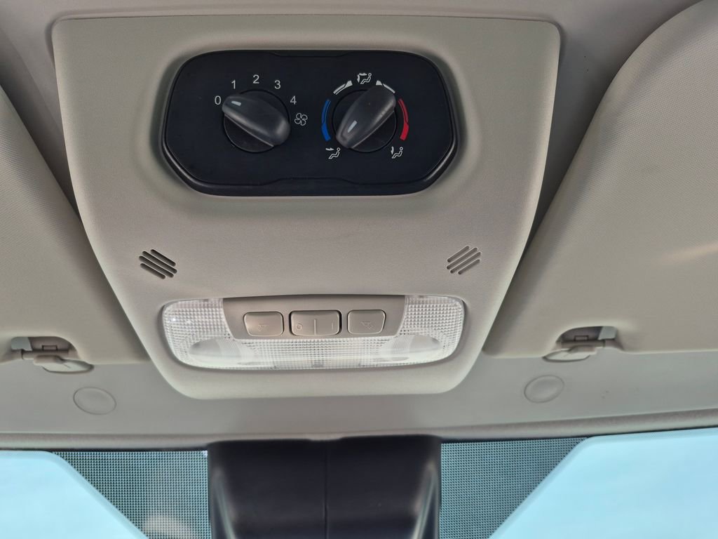 Used 2018 Ford Transit 350 XLT image 20