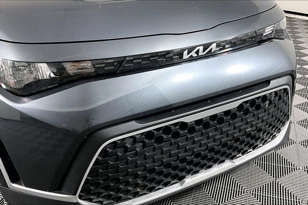 Used 2023 Kia Soul LX w/ LX Technology Package image 32