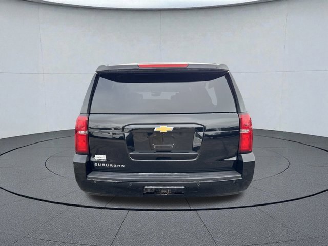 Used 2018 Chevrolet Suburban LT w/ Luxury Package image 5