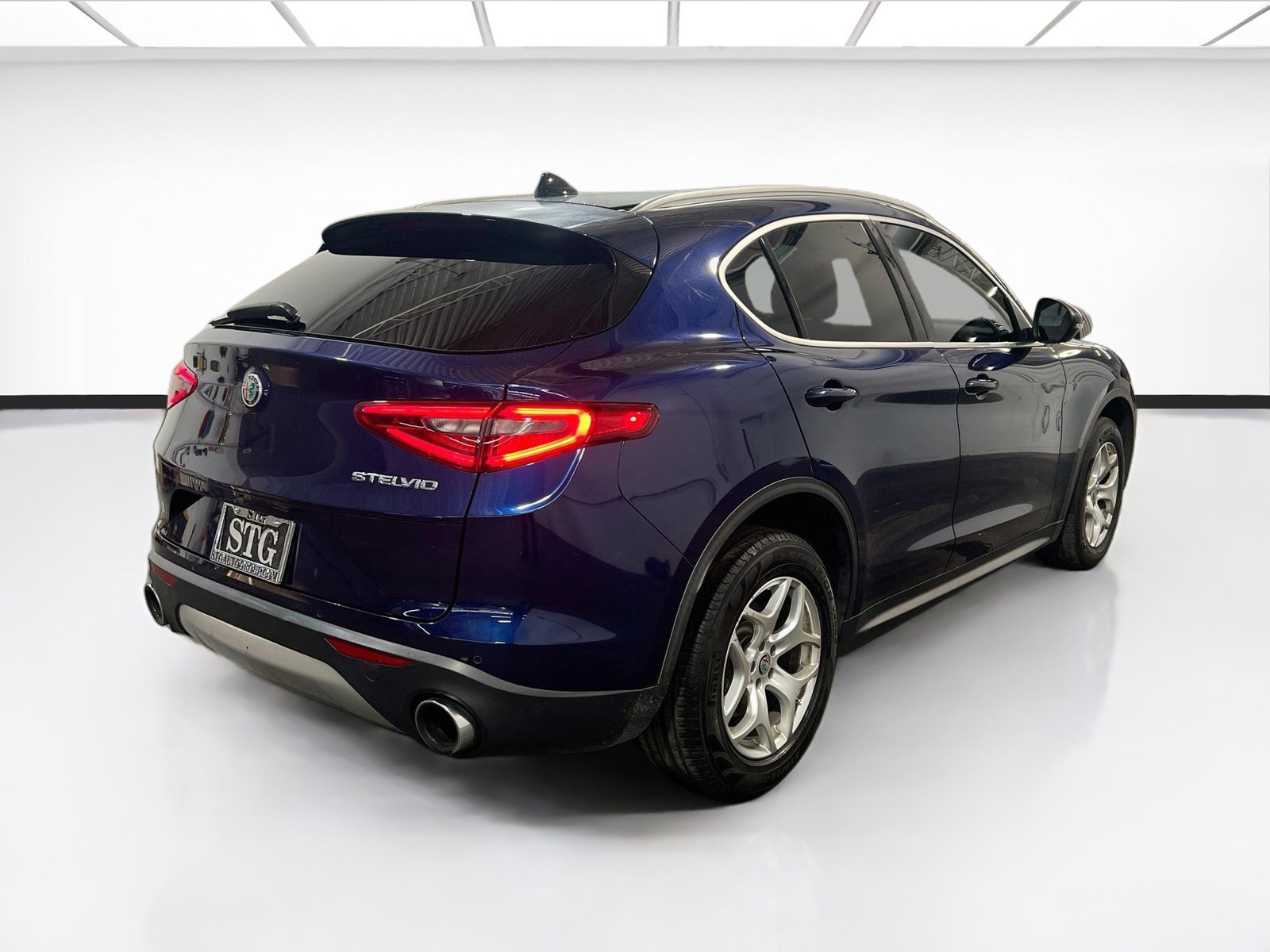 Used 2019 Alfa Romeo Stelvio RWD image 4