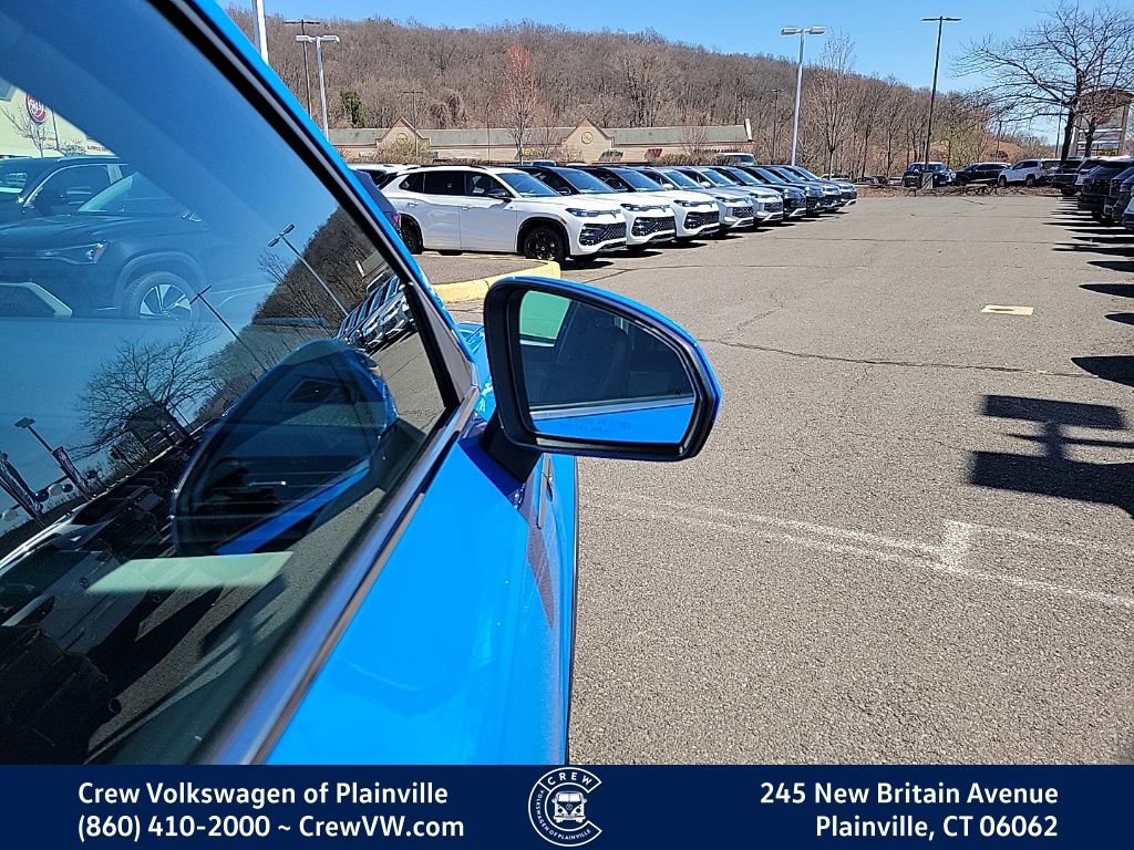 Certified 2023 Volkswagen Taos SE w/ Panoramic Sunroof Package AWD/4WD image 35