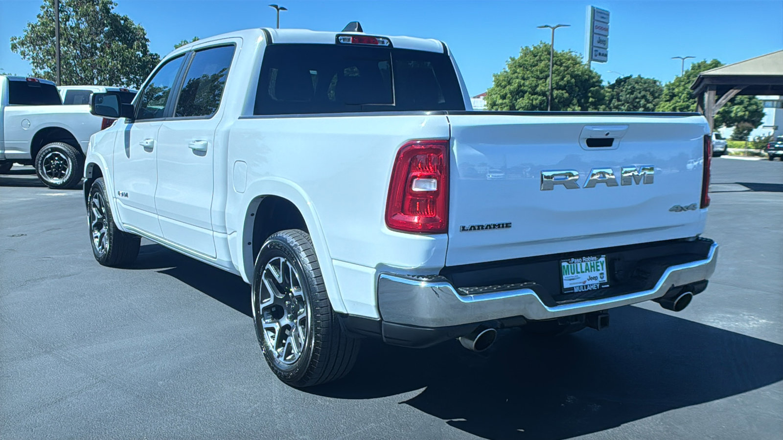 Used 2025 RAM 1500 Laramie AWD/4WD image 5