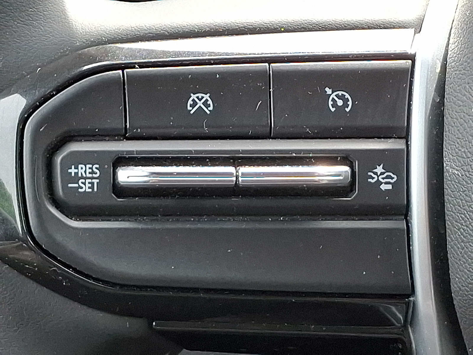 Used 2024 Chevrolet Colorado ZR2 AWD/4WD image 21