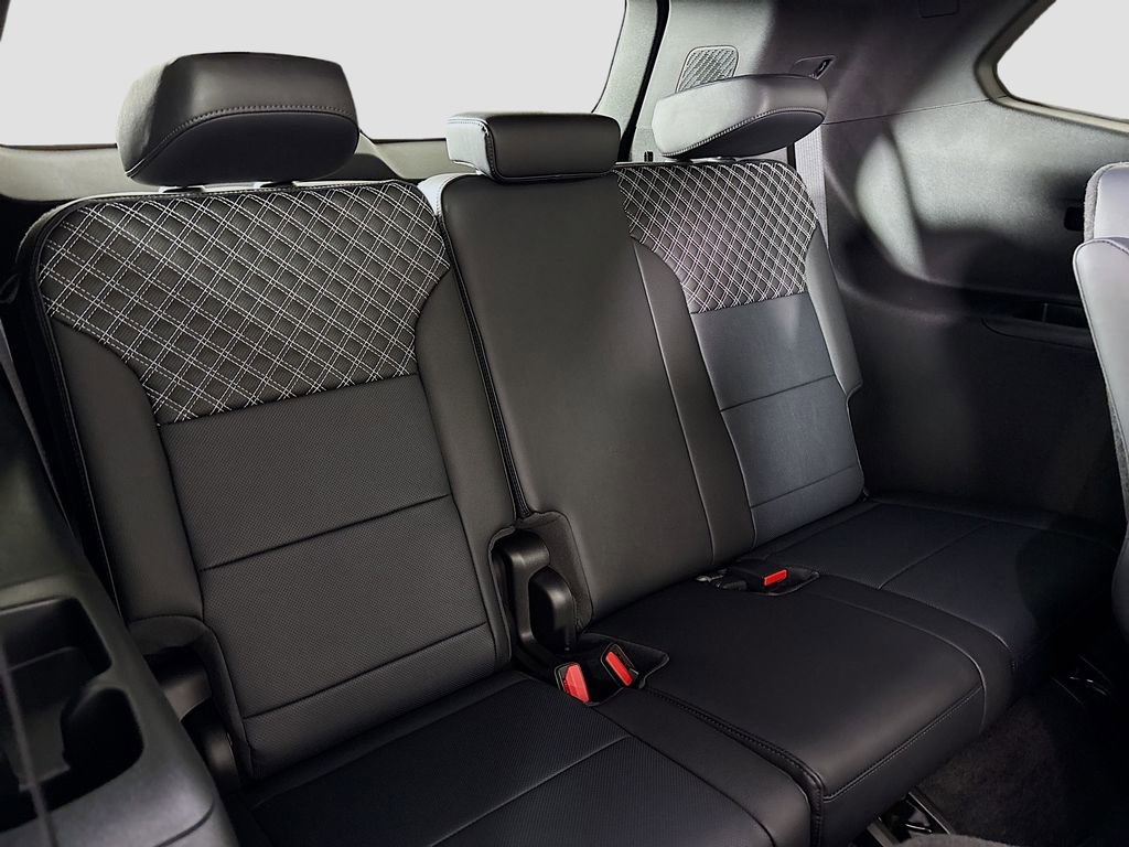 New 2026 GMC Acadia Denali w/ Super Cruise Package image 28