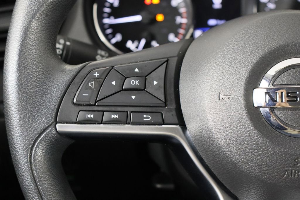 Used 2020 Nissan Rogue Sport S image 8