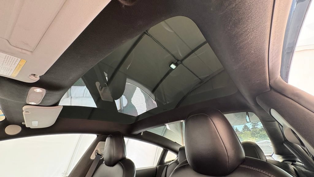 Used 2022 Tesla Model 3 Long Range AWD/4WD image 39