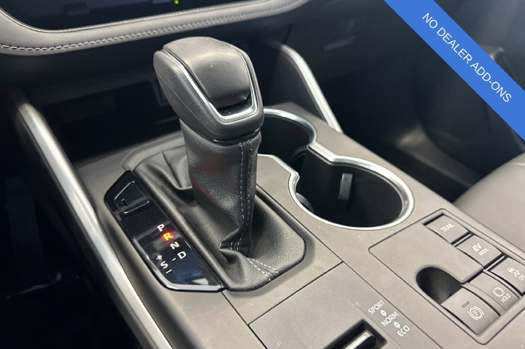 Used 2023 Toyota Highlander XLE AWD/4WD image 23