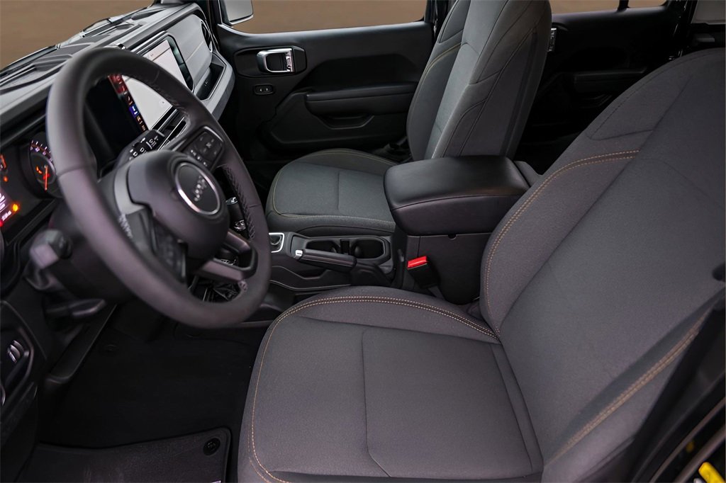 Used 2025 Jeep Wrangler Sport S image 8