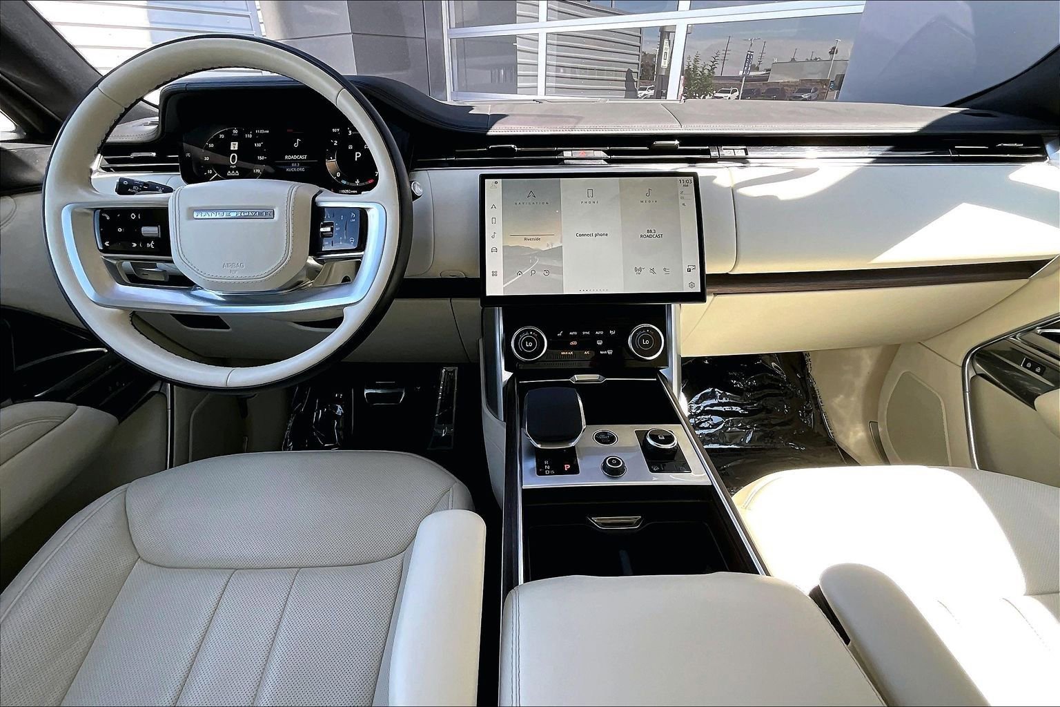 Certified 2023 Land Rover Range Rover SE AWD/4WD image 15