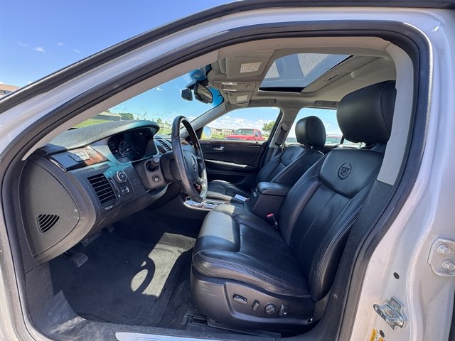 Used 2011 Cadillac DTS Premium FWD image 7