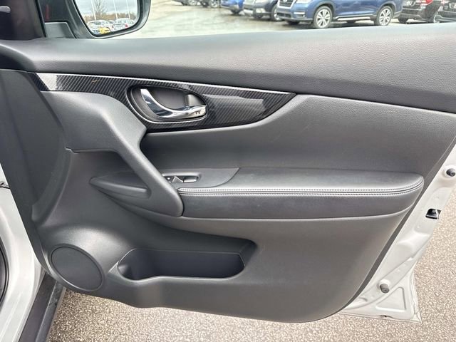 Used 2018 Nissan Rogue SL image 17