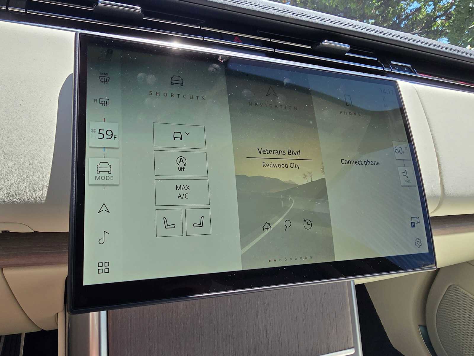 New 2025 Land Rover Range Rover SE image 29
