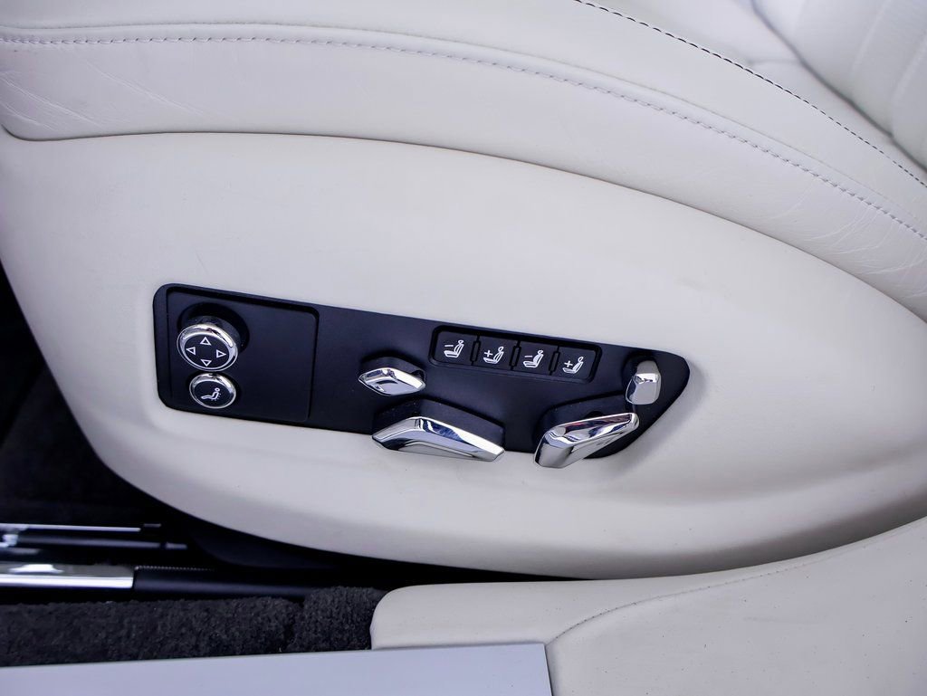 Used 2024 Bentley Flying Spur V8 image 24