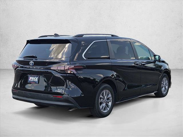 Used 2023 Toyota Sienna XLE FWD image 5