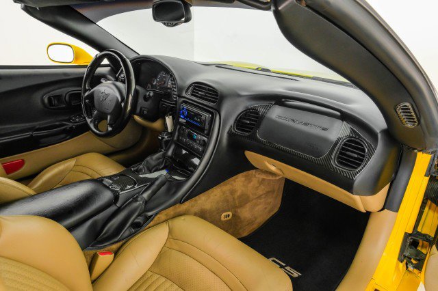 Used 2004 Chevrolet Corvette Convertible w/ Preferred Equipment Group image 10