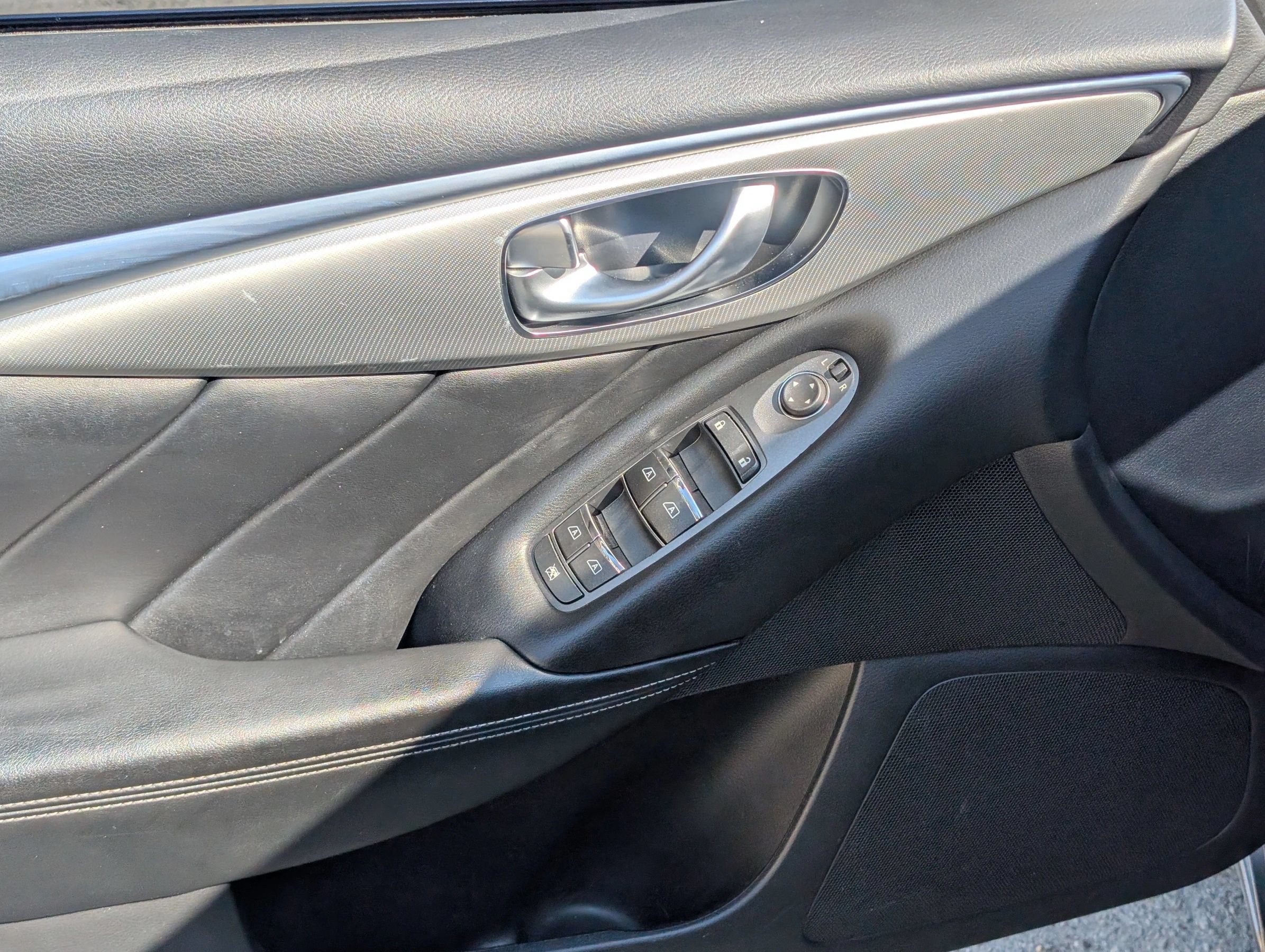 Used 2019 INFINITI Q50 Luxe w/ Essential Package (3.0T Luxe) RWD image 16