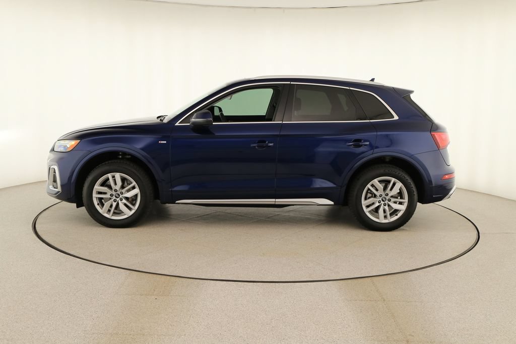 Certified 2022 Audi Q5 2.0T Premium w/ Convenience Package AWD/4WD image 2