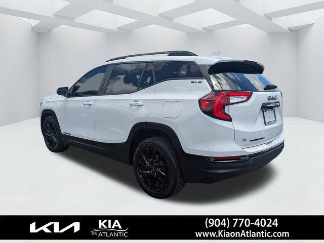 Used 2023 GMC Terrain SLE w/ Driver Convenience Package FWD image 5
