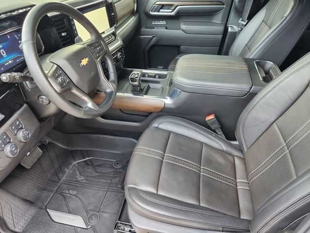 Used 2025 Chevrolet Silverado 1500 High Country w/ High Country Premium Package AWD/4WD image 4